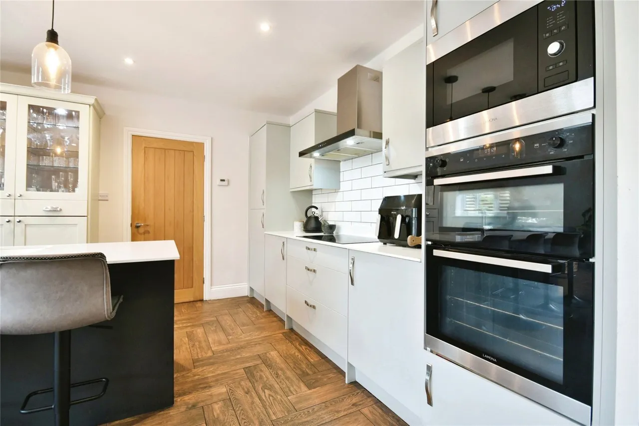 Buxton Road, Newtown, Disley, Stockport, SK12, photo 4