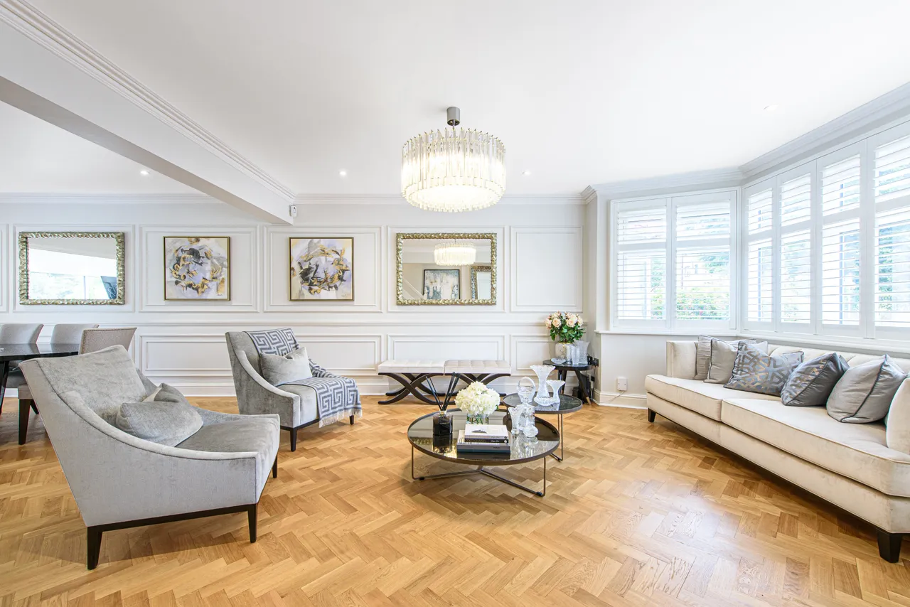14 Sandringham Gardens, London, photo 4