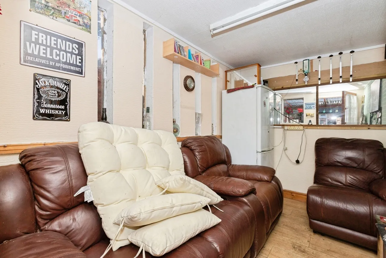 Whiting Avenue, Barking, IG11, photo 12