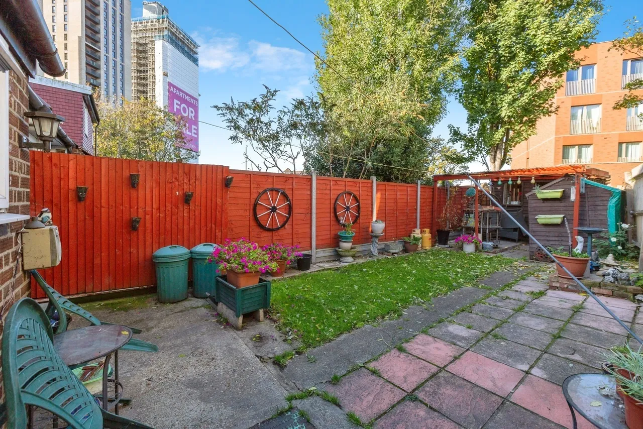 Whiting Avenue, Barking, IG11, photo 13