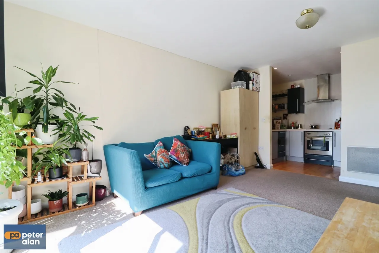Landmark Place, Cardiff, CF10, photo 3