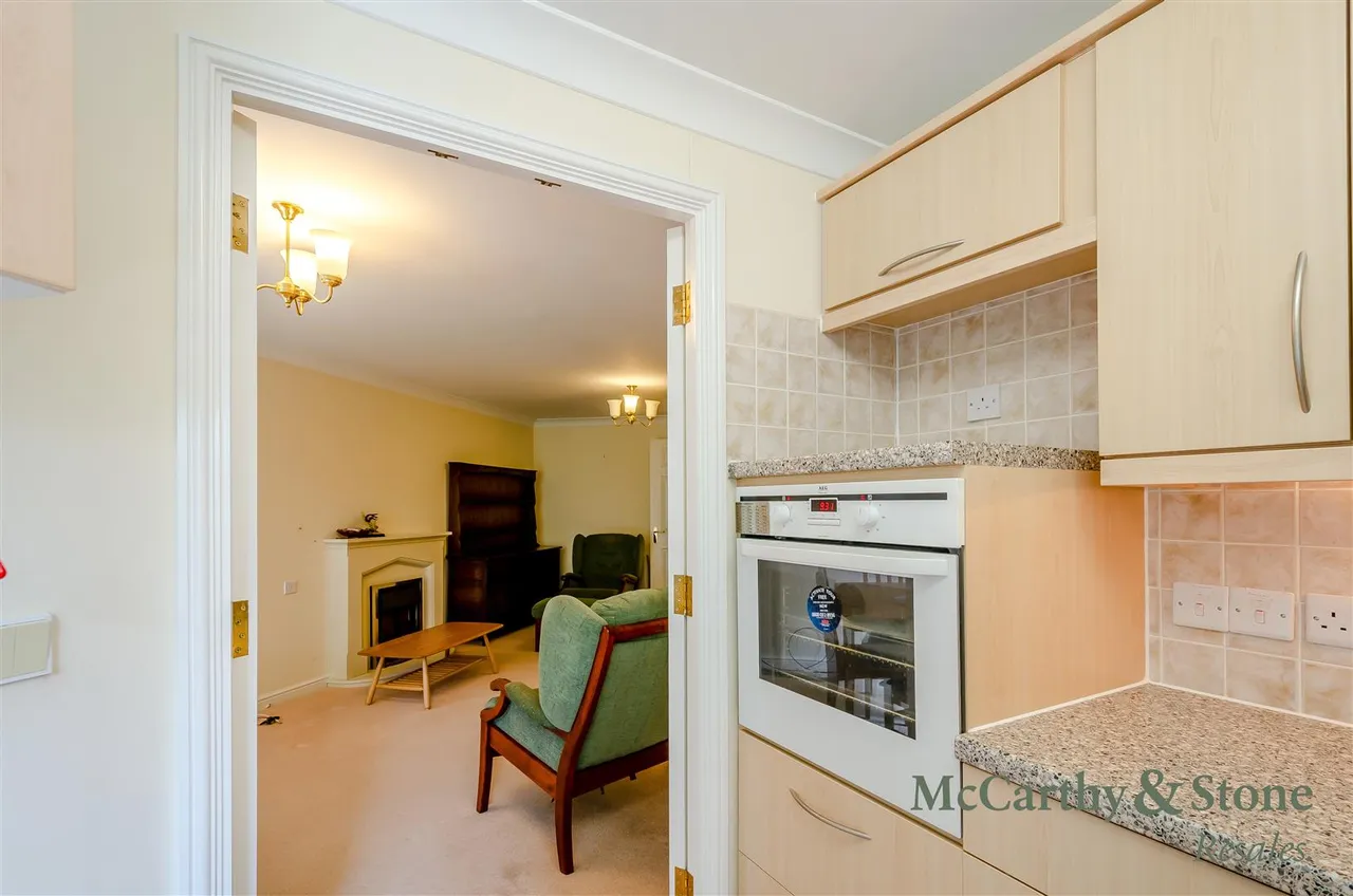Buckingham Road, Brackley, NN13, photo 7