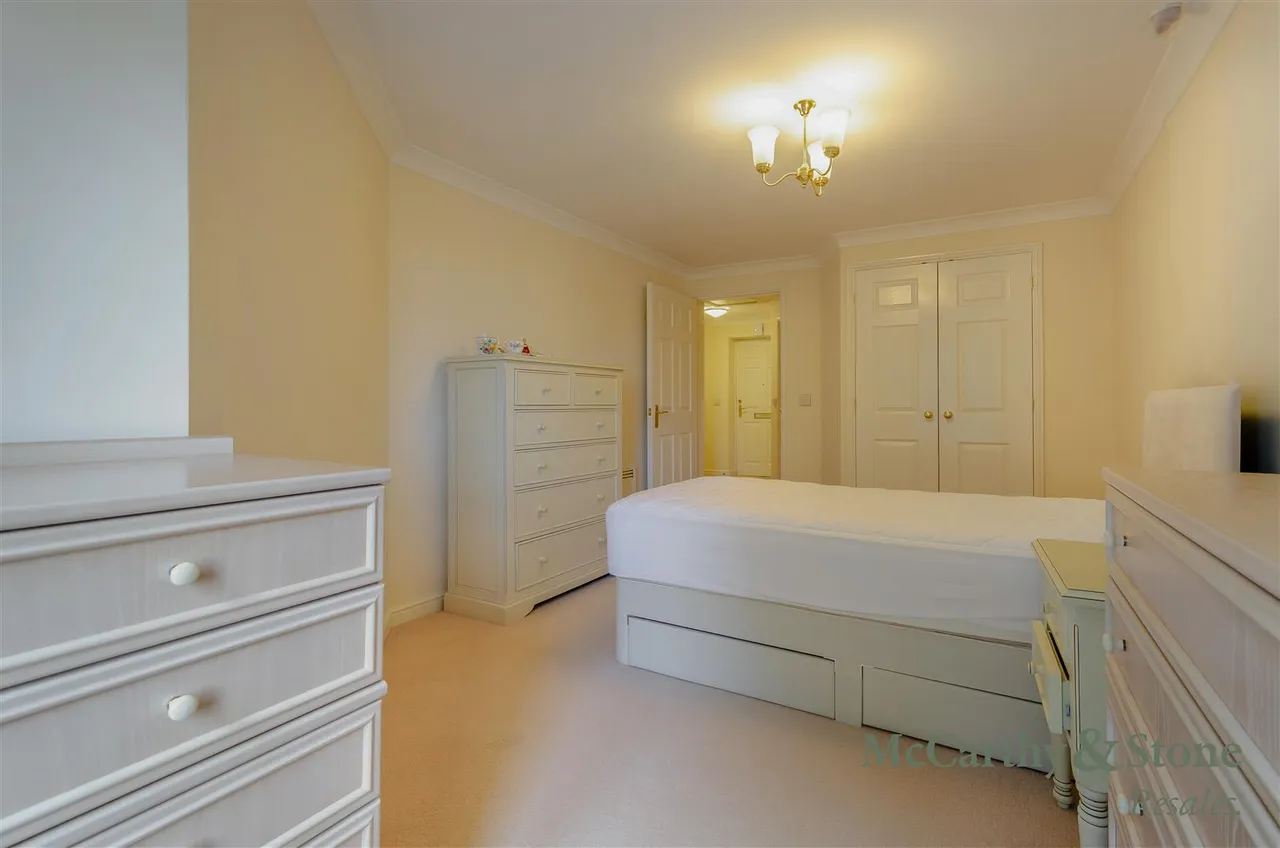 Buckingham Road, Brackley, NN13, photo 10