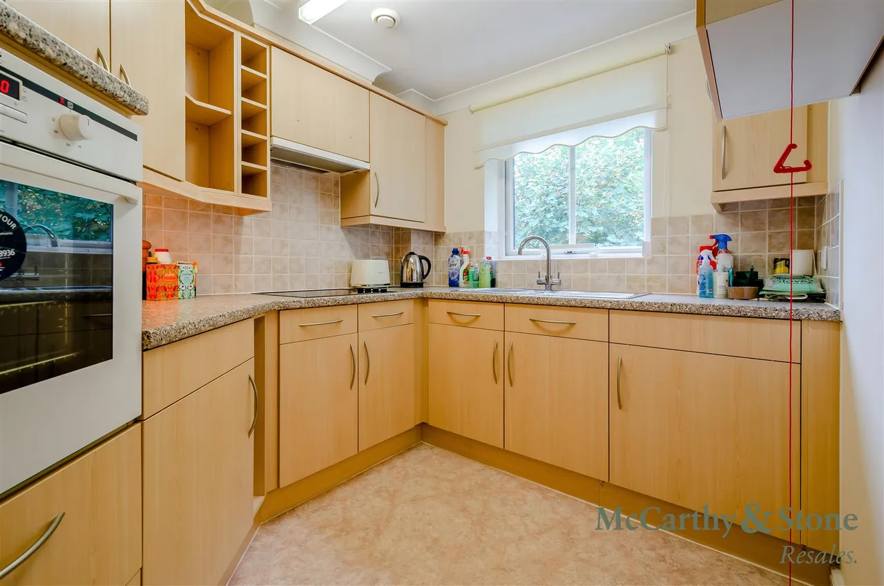 Buckingham Road, Brackley, NN13, photo 6