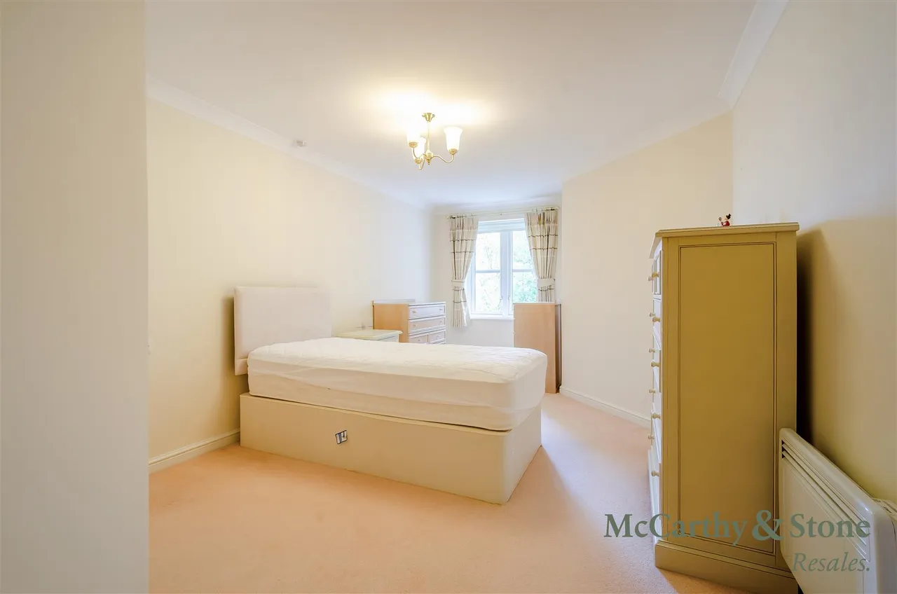 Buckingham Road, Brackley, NN13, photo 9