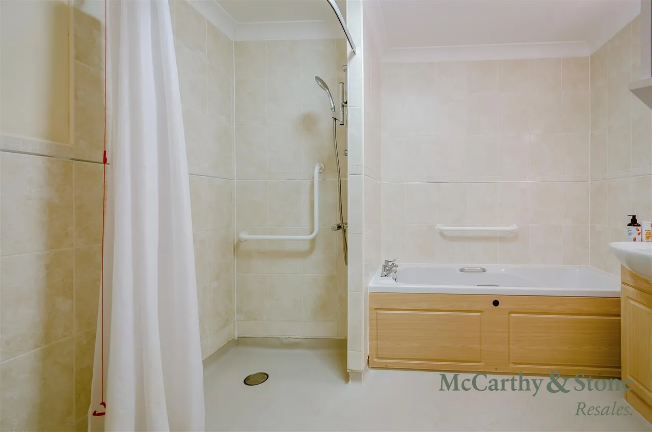 Buckingham Road, Brackley, NN13, photo 13