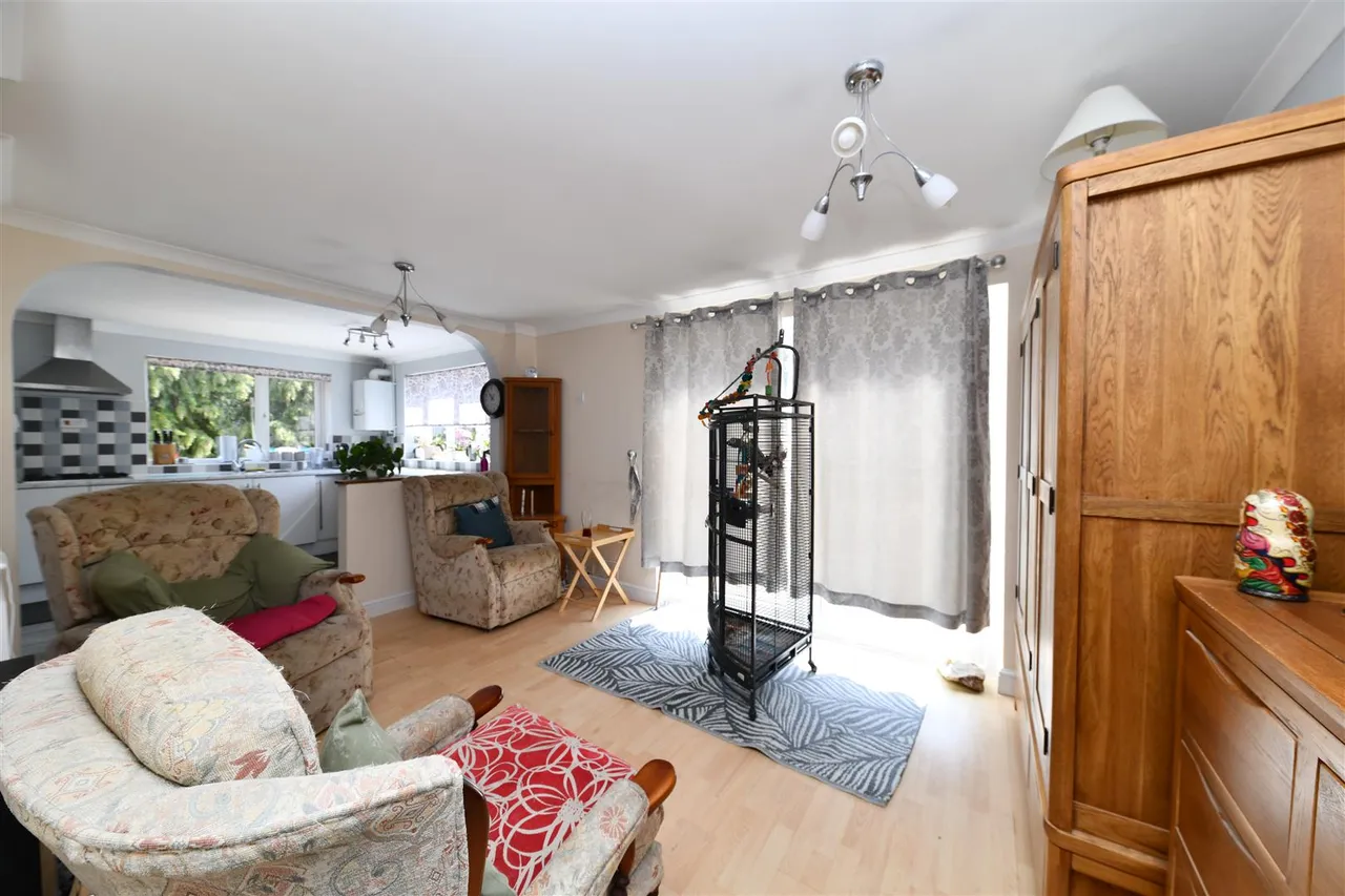 Broadwater Crescent, Stevenage, Herts, SG2 8EX, photo 2