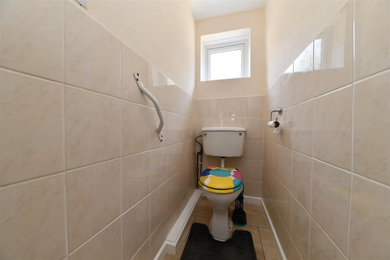 Broadwater Crescent, Stevenage, Herts, SG2 8EX, photo 12