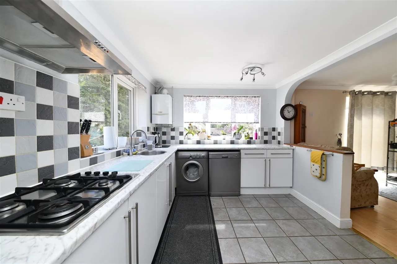 Broadwater Crescent, Stevenage, Herts, SG2 8EX, photo 4