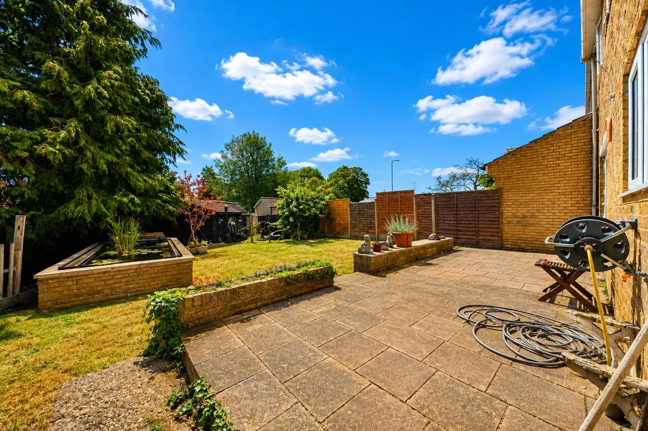 Broadwater Crescent, Stevenage, Herts, SG2 8EX, photo 9