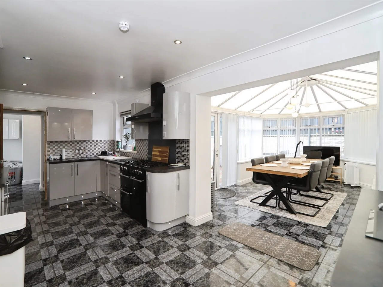Heol Aneurin Caerphilly, CF83, photo 5