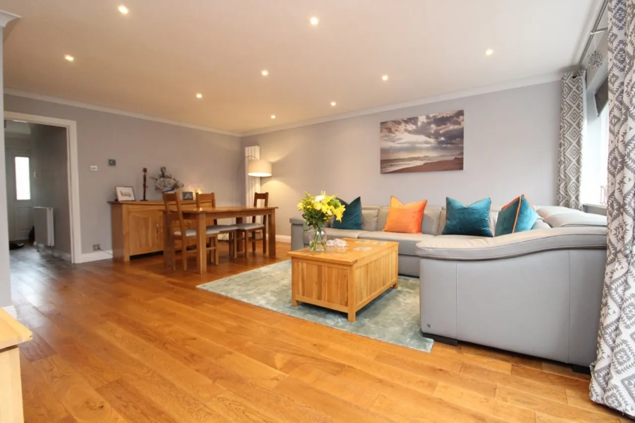 Tanglyn Avenue, Shepperton, photo 4