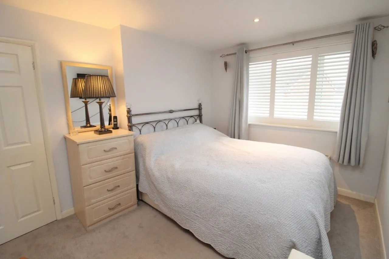 Tanglyn Avenue, Shepperton, photo 5