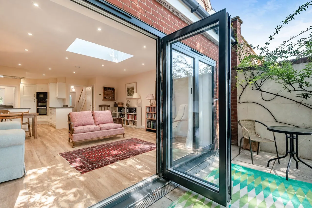 Fowlers Road, Salisbury, Wiltshire, SP1 2QU, photo 2