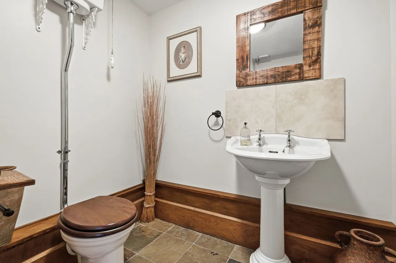 Shonks Mill Road, Navestock, RM4, photo 17