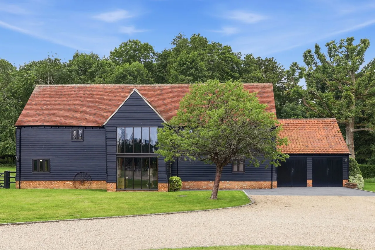 4 bed barn conversion for sale, Shonks Mill Road, Navestock, RM4