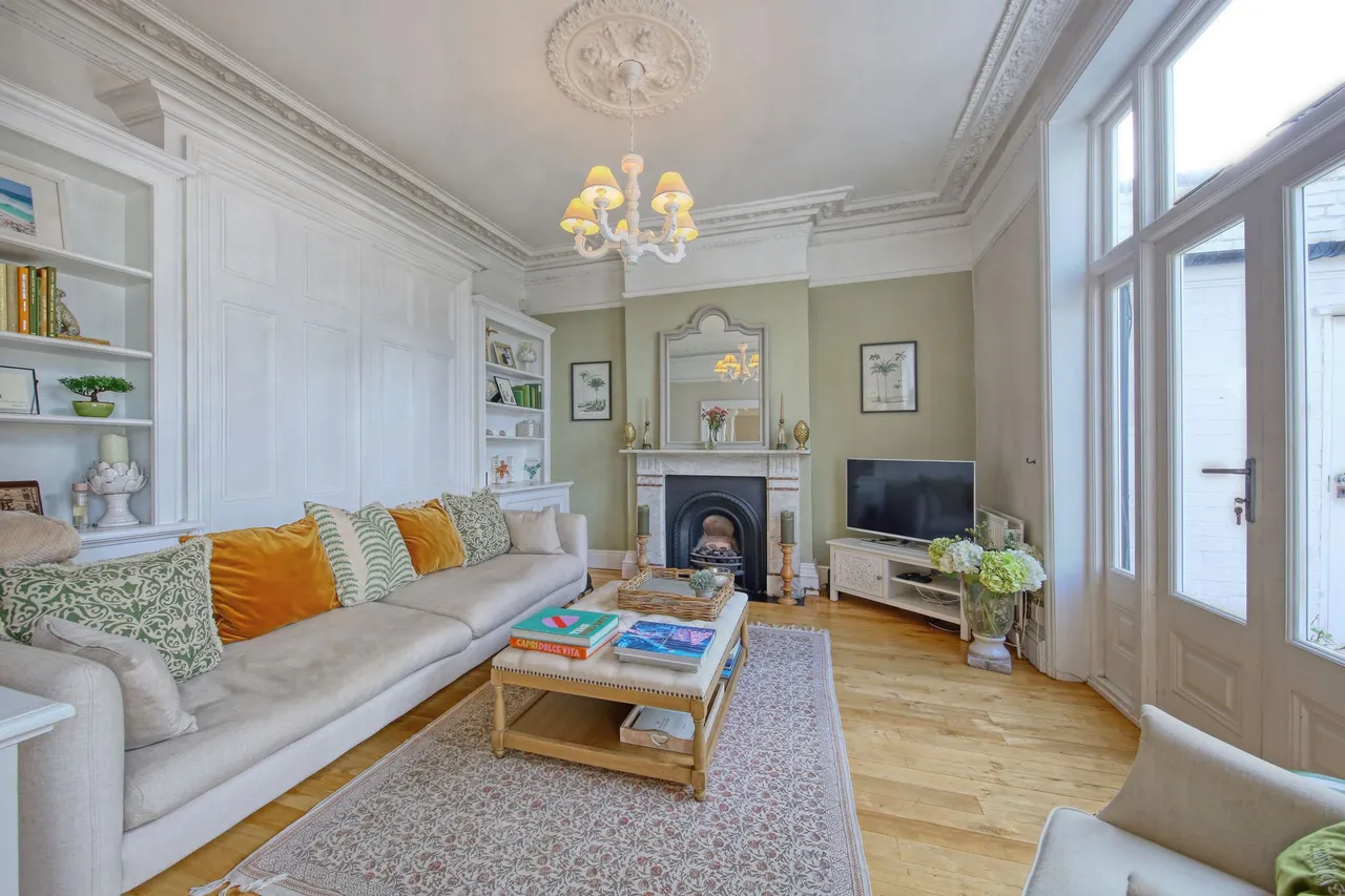 Ebner Street, London, SW18, photo 2