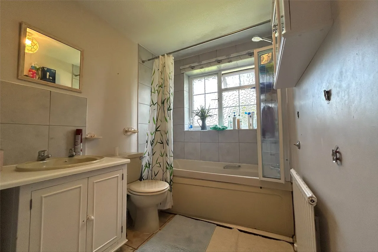 Beck Gardens, Farnham, Surrey, GU9 0SE, photo 10