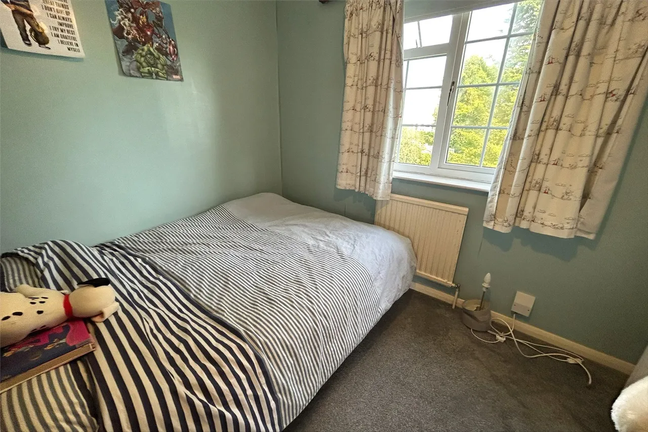 Beck Gardens, Farnham, Surrey, GU9 0SE, photo 9