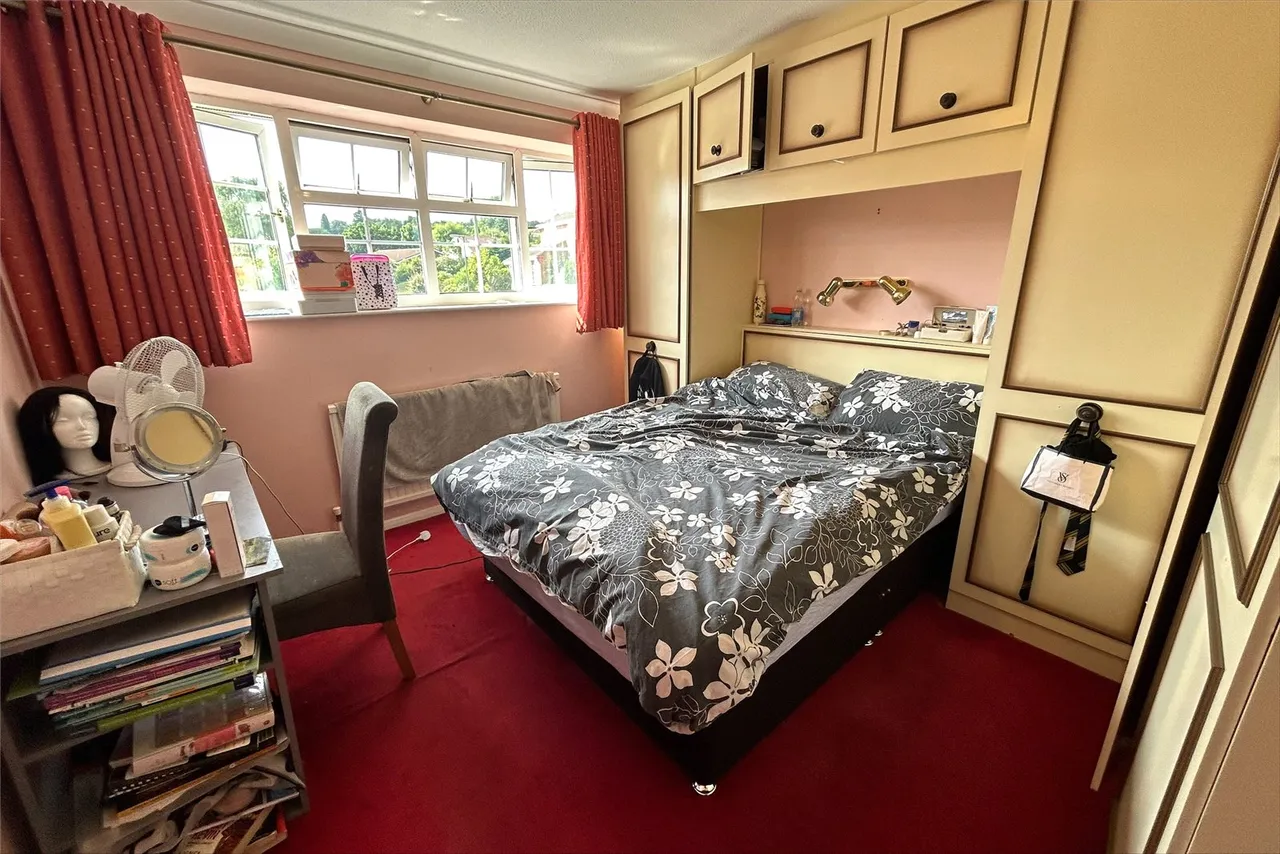 Beck Gardens, Farnham, Surrey, GU9 0SE, photo 5