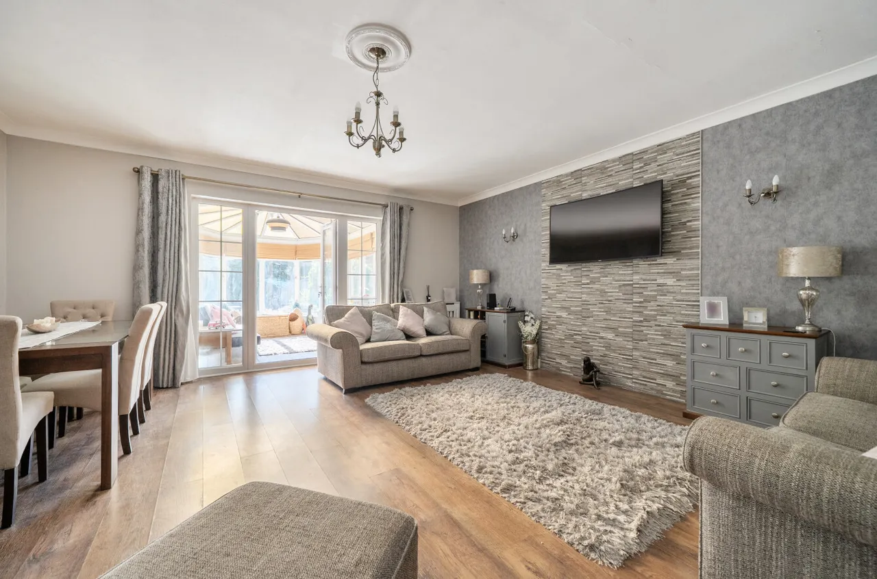 Terrace Road South, Binfield, Bracknell, Berkshire, RG42 4DH, photo 4