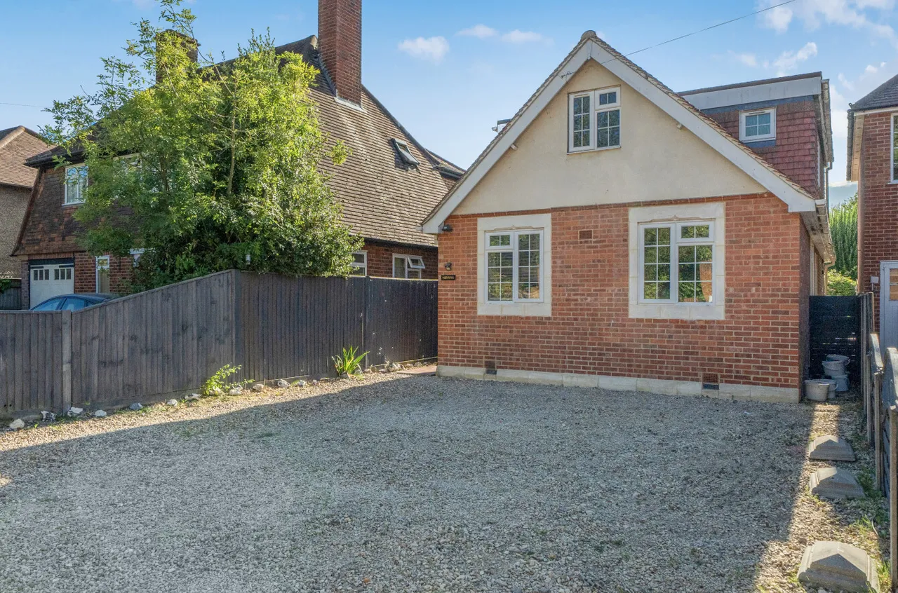 Terrace Road South, Binfield, Bracknell, Berkshire, RG42 4DH, photo 2