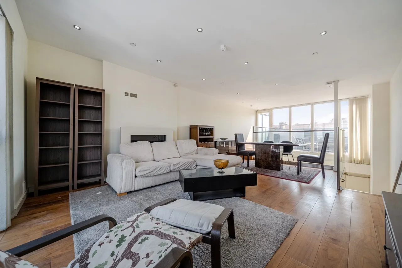 3 bed property for sale — Denham Street, SE10