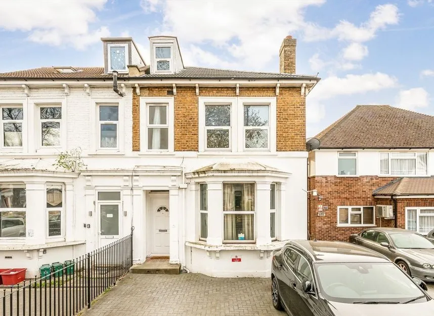 2 bed flat for sale — Hanworth Road, Hounslow, TW3