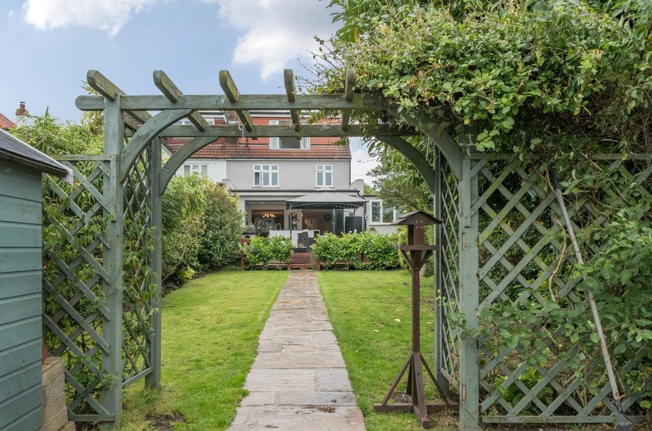 Layhams Road, BR4, photo 13
