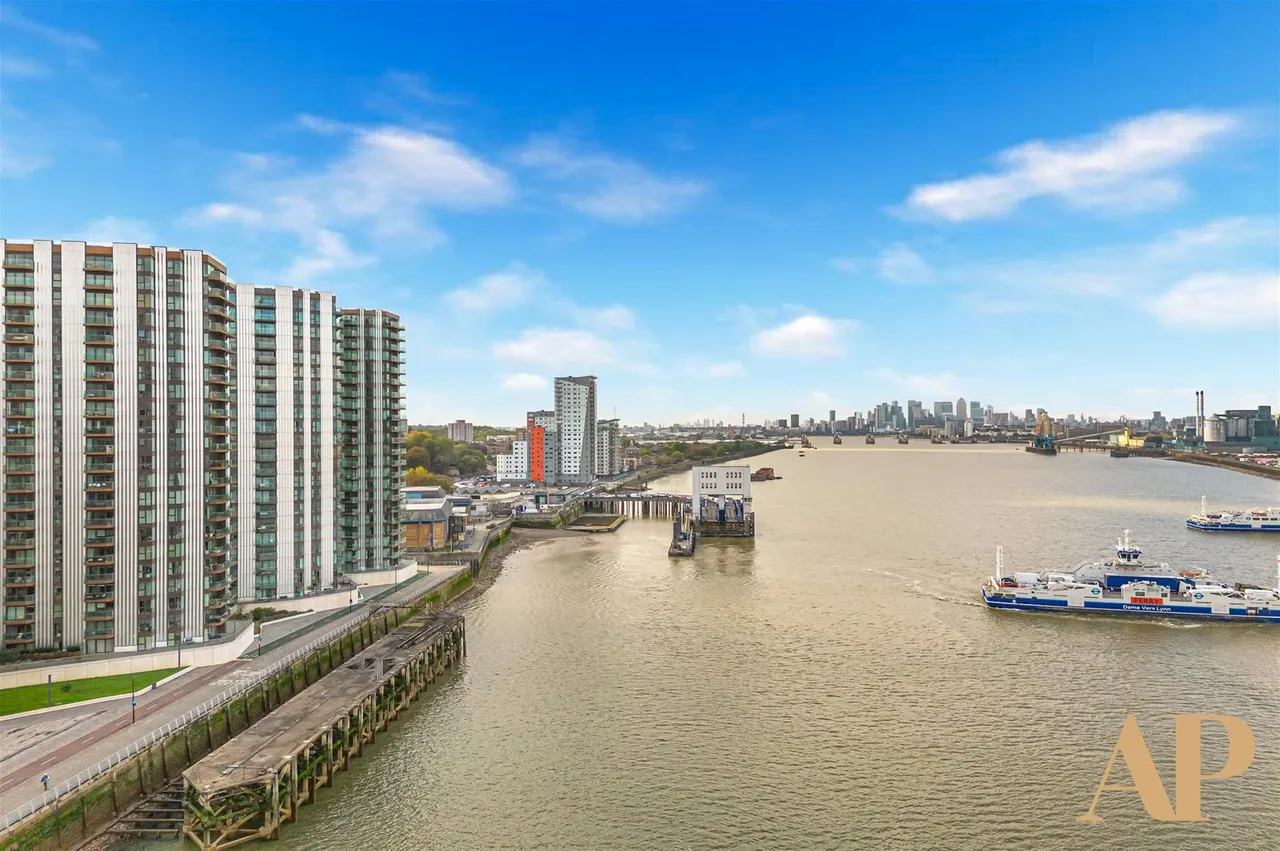 Brigadier Walk, London, SE18, photo 14
