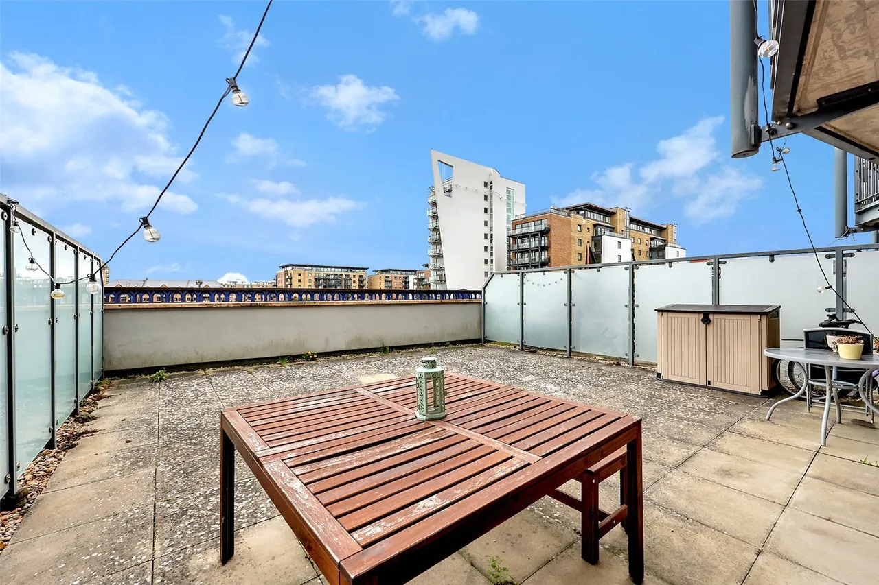 Commercial Road, Limehouse, E14, photo 3