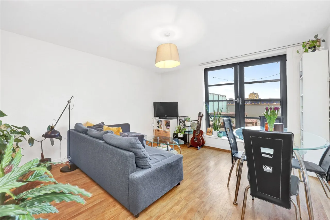 1 bed flat to rent, Commercial Road, Limehouse, E14
