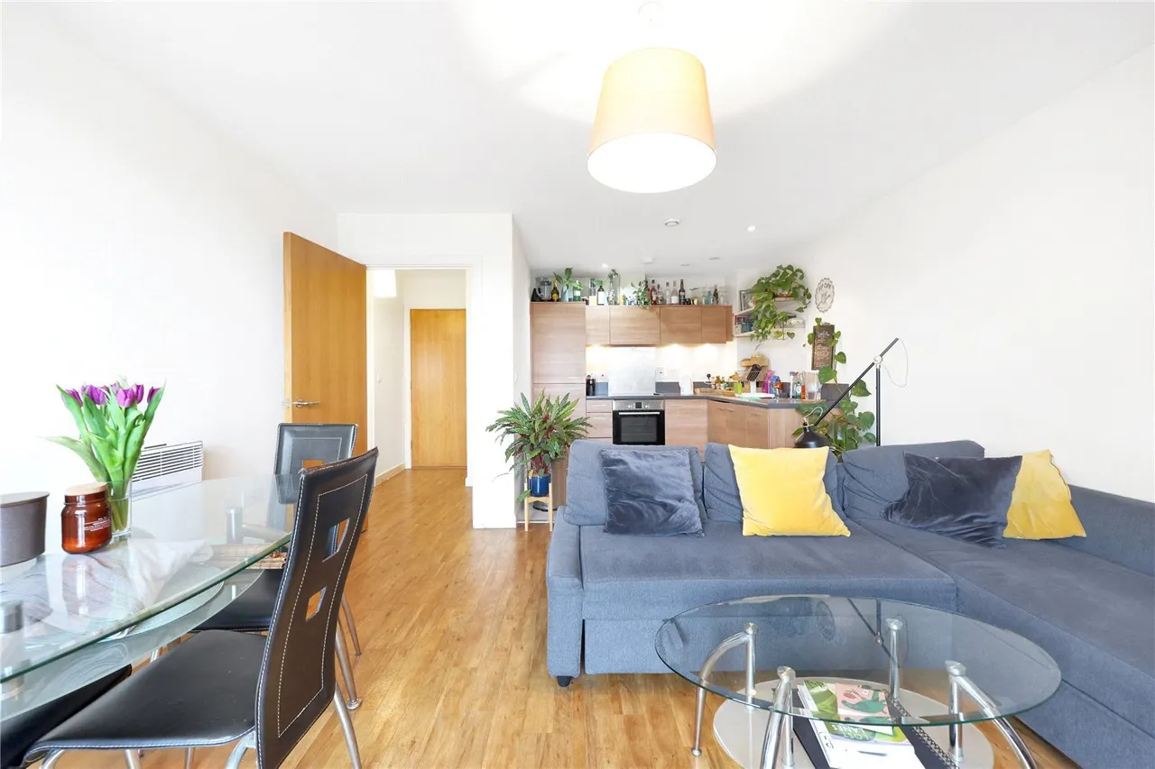 Commercial Road, Limehouse, E14, photo 11