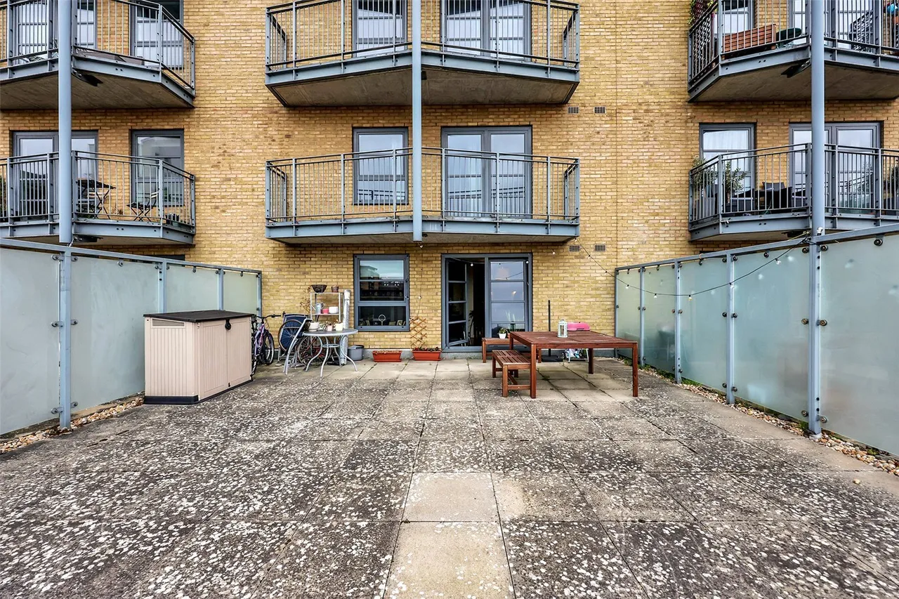Commercial Road, Limehouse, E14, photo 7