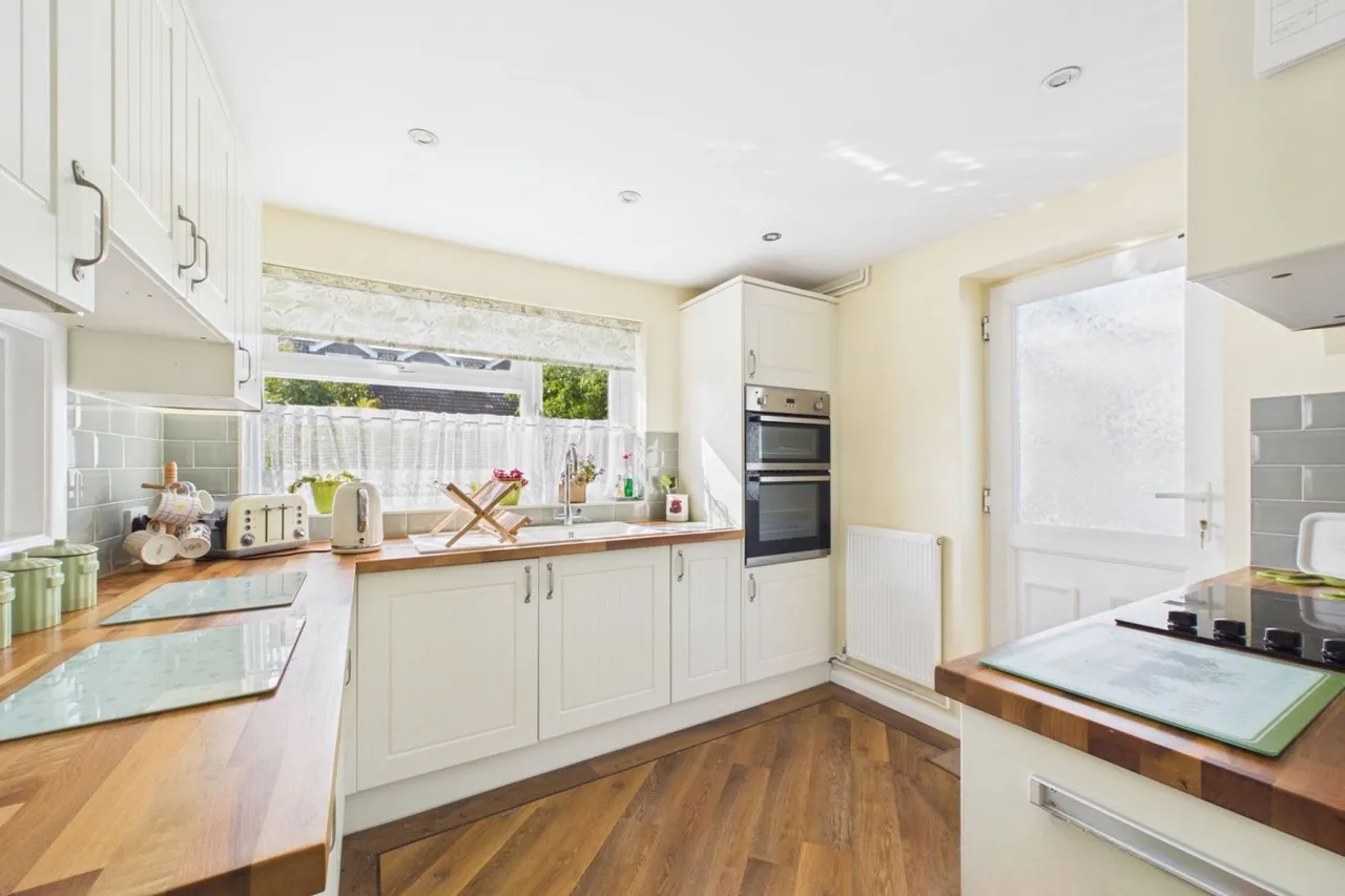 Miles Avenue, Leighton Buzzard, LU7, photo 3