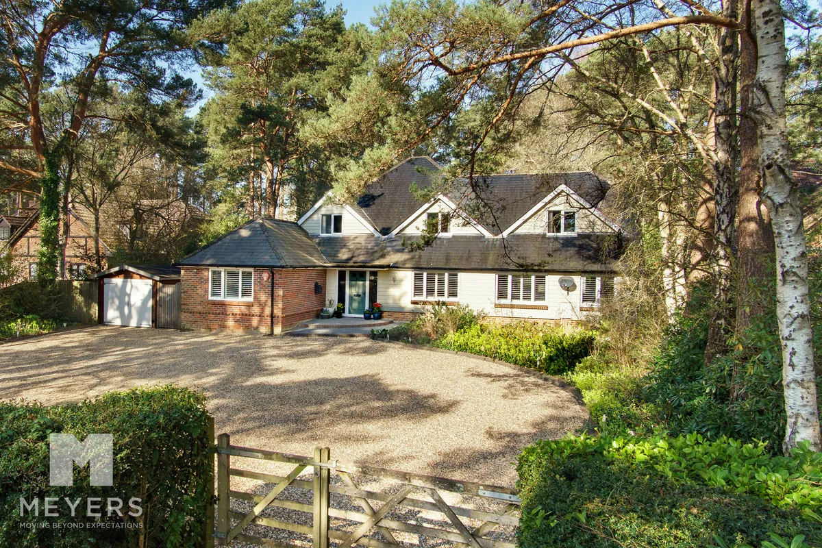 5 bed house for sale, Lions Lane, Ashley Heath, BH24