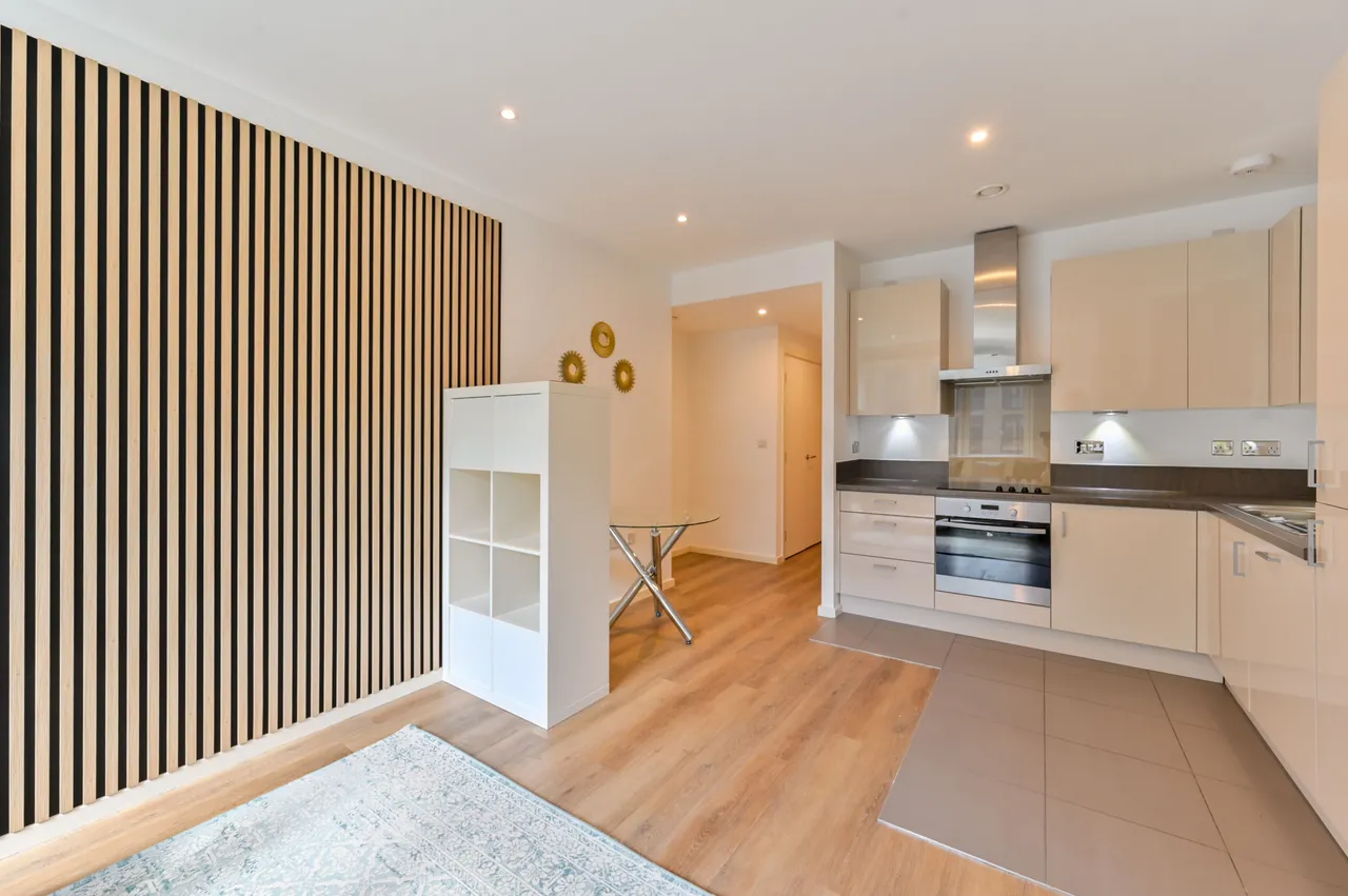 7 Jasmine House, Battersea Reach, Juniper Drive, London, photo 4
