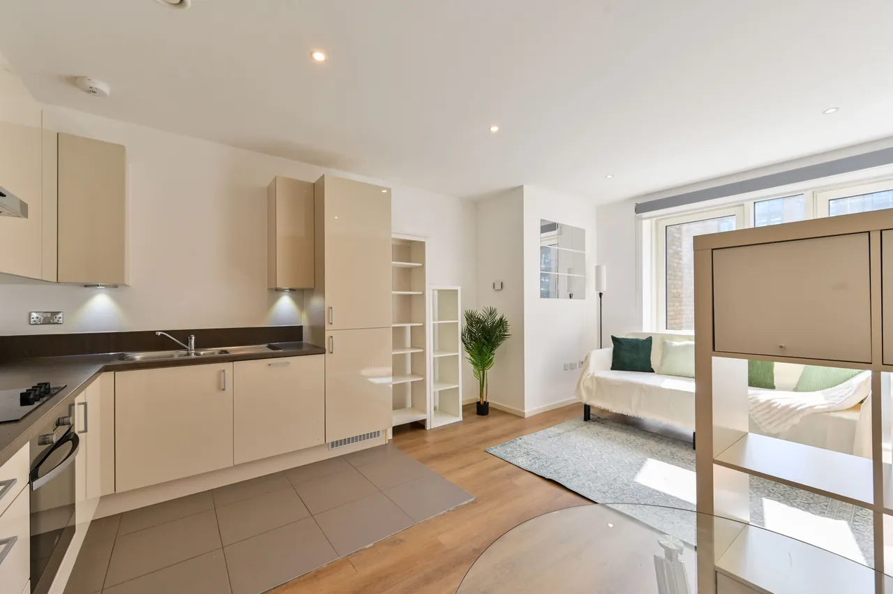 flat to rent — 7 Jasmine House, Battersea Reach, Juniper Drive, London