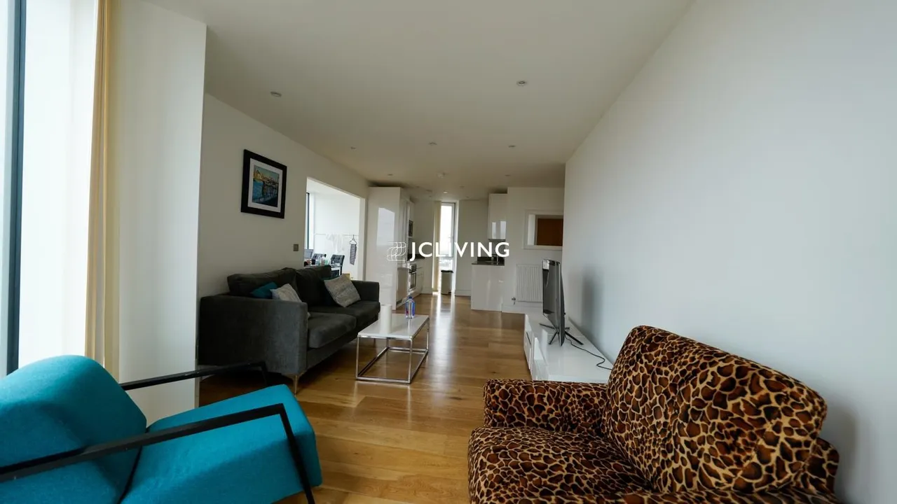High Street, London, E15, photo 6