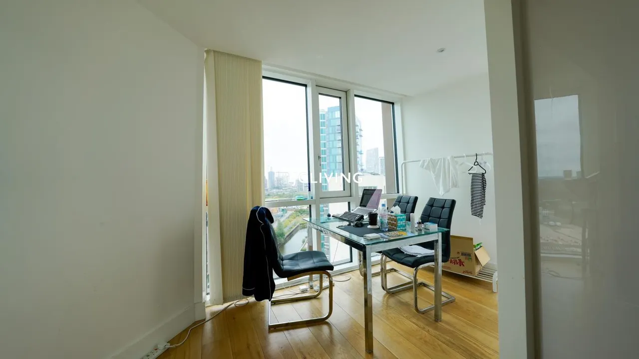 High Street, London, E15, photo 3