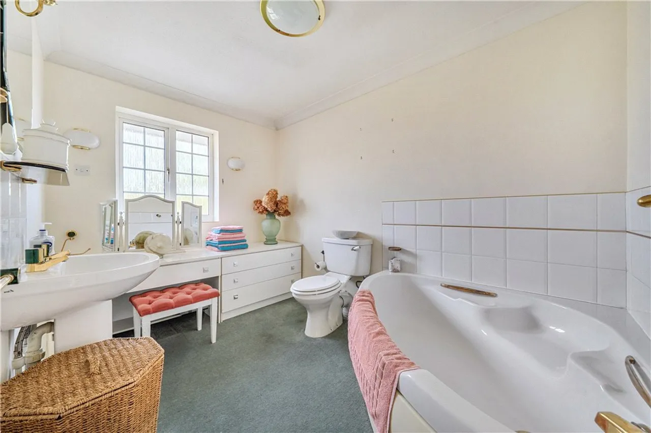 Barton Close, Romsey, SO51, photo 12