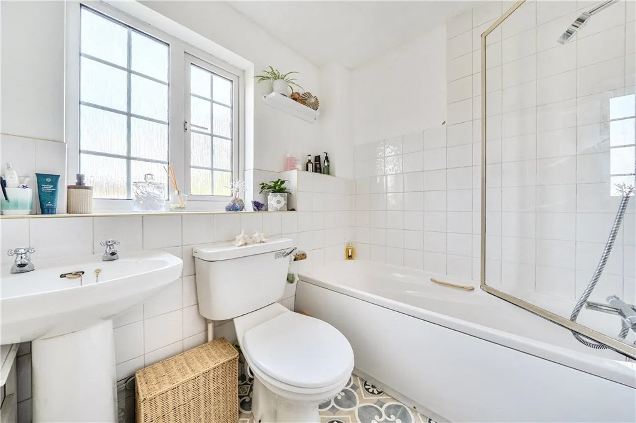 Barton Close, Romsey, SO51, photo 18