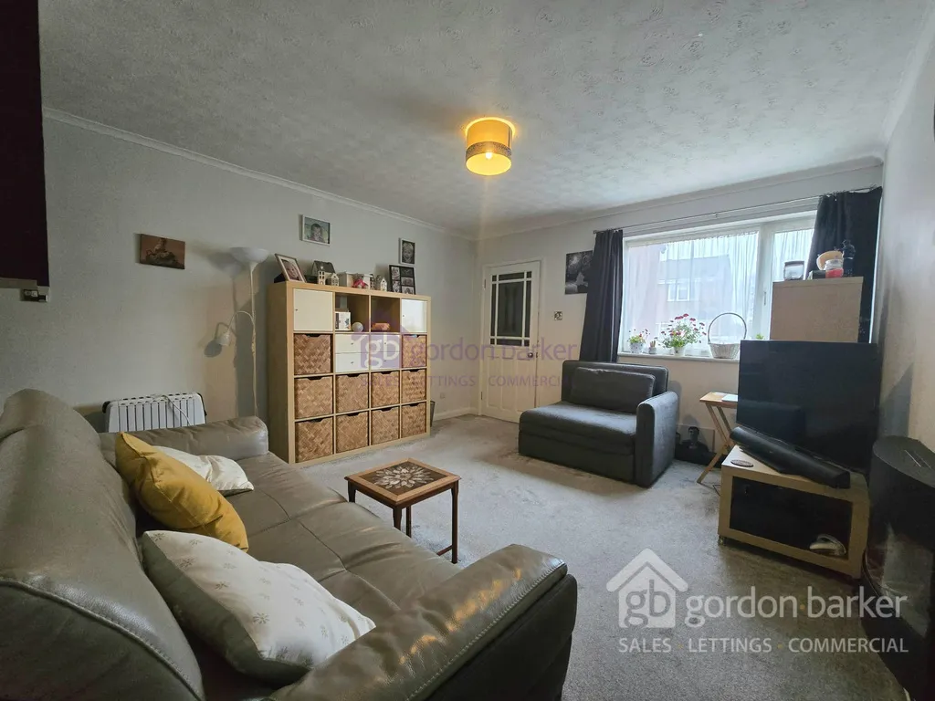 Chesildene Avenue, Throop, Bournemouth, BH8 0DS, photo 2
