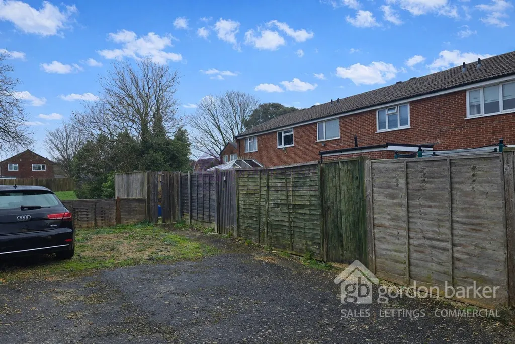 Chesildene Avenue, Throop, Bournemouth, BH8 0DS, photo 9