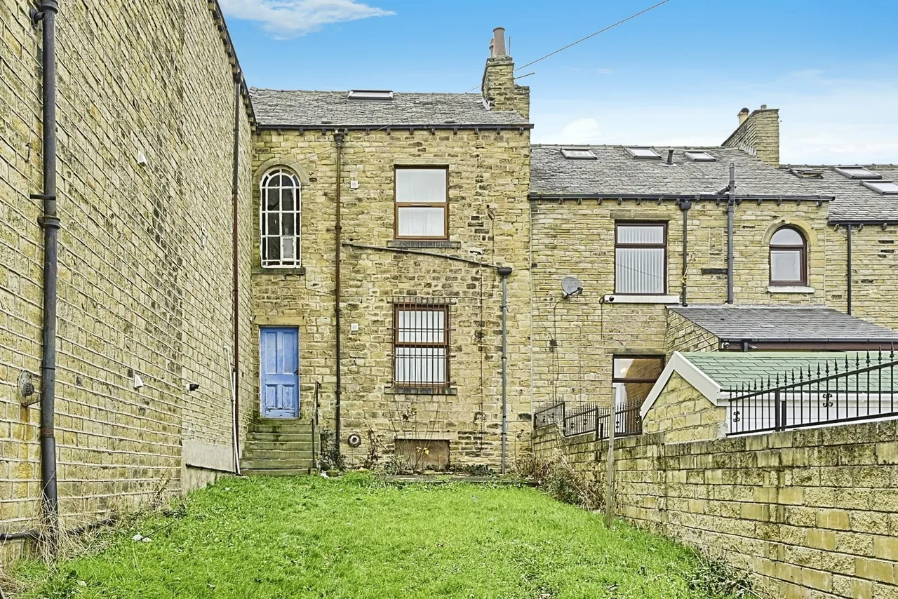 Birkby Hall Road, Huddersfield, photo 10