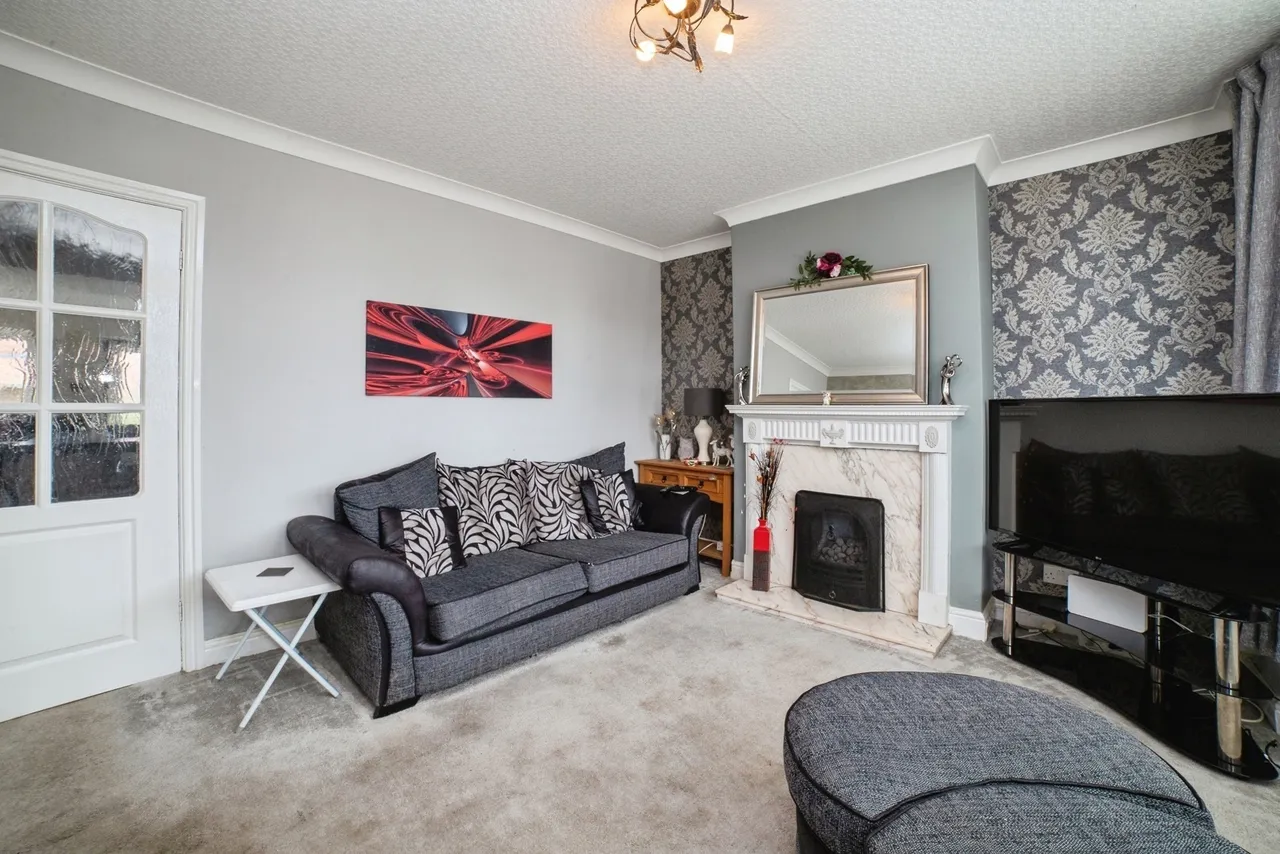 Dalestorth Road, SUTTON-IN-ASHFIELD, Nottinghamshire, NG17, photo 3