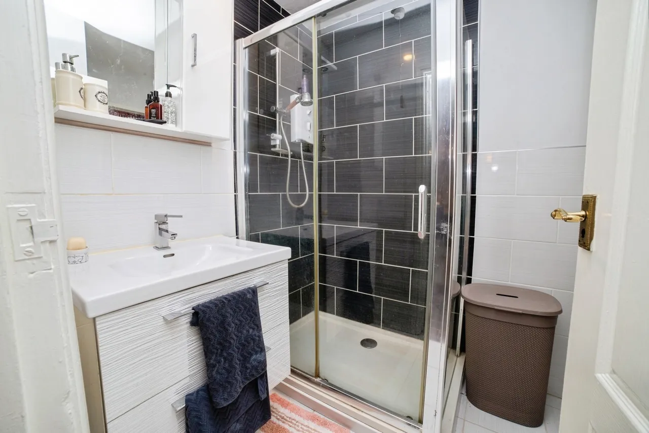 Dalestorth Road, SUTTON-IN-ASHFIELD, Nottinghamshire, NG17, photo 9