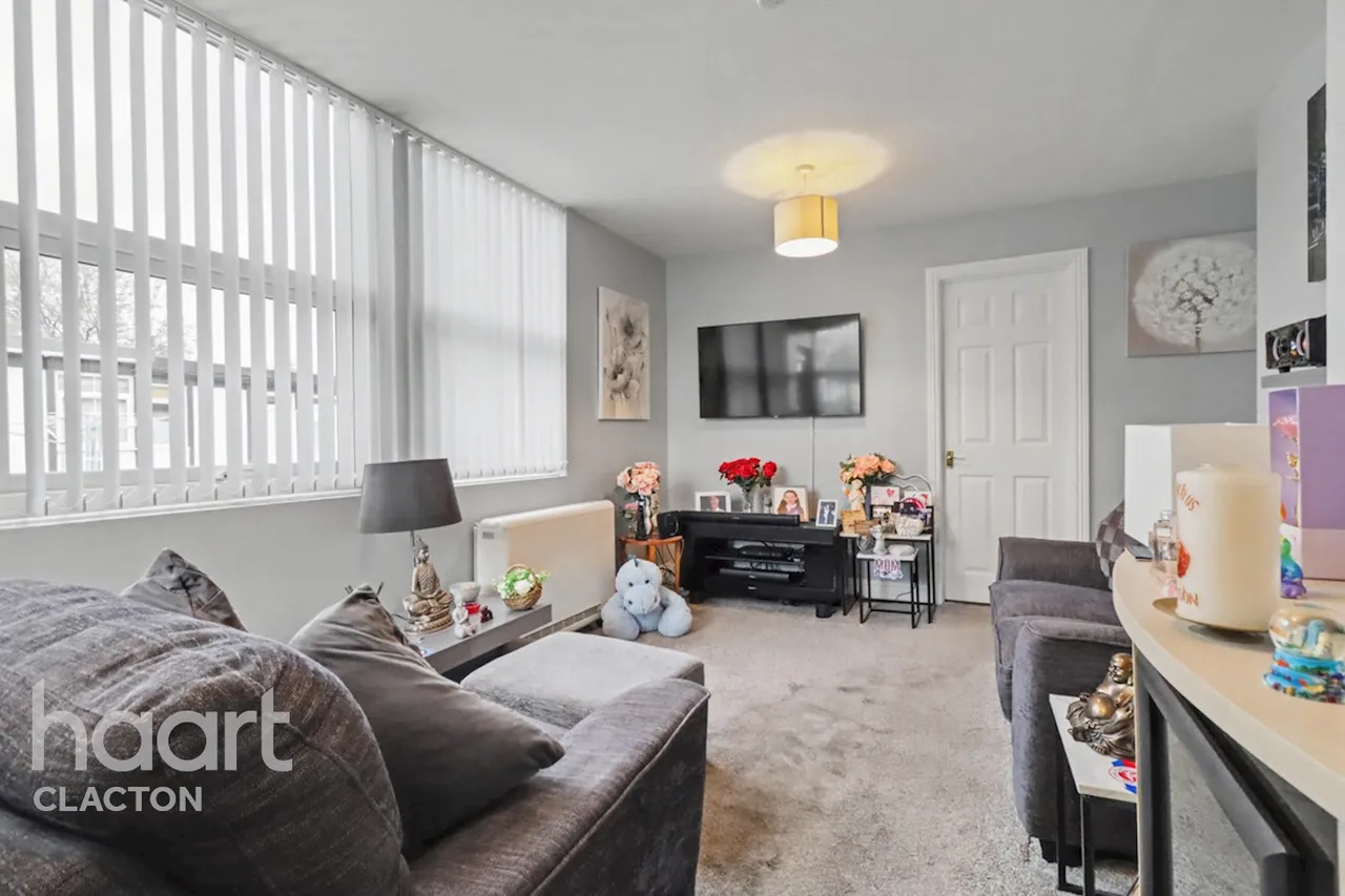 London Road, Clacton-On-Sea, CO16, photo 3