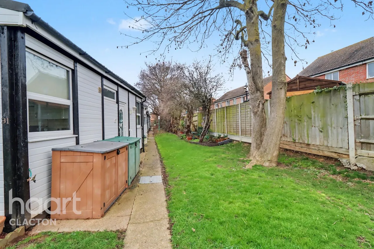 London Road, Clacton-On-Sea, CO16, photo 8