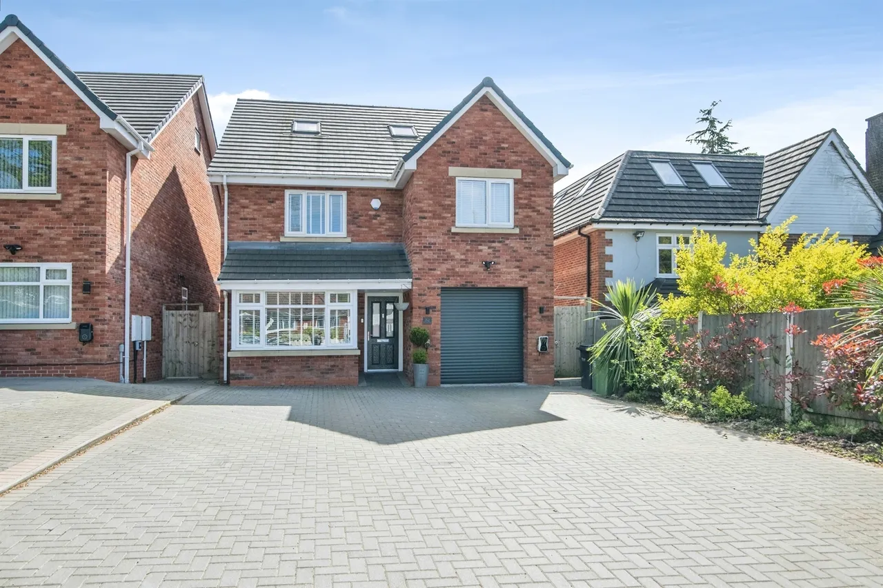 5 bed house for sale — Castle Road West, OLDBURY